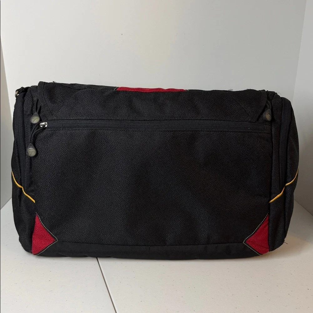 TaylorMade laptop computer/messenger bag, great look for the golfer at work